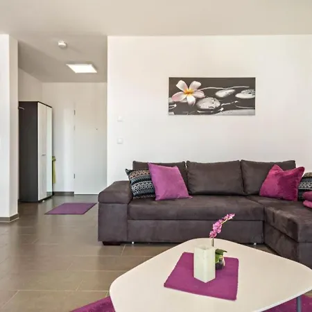 Iluna * Φριντρισχάφεν